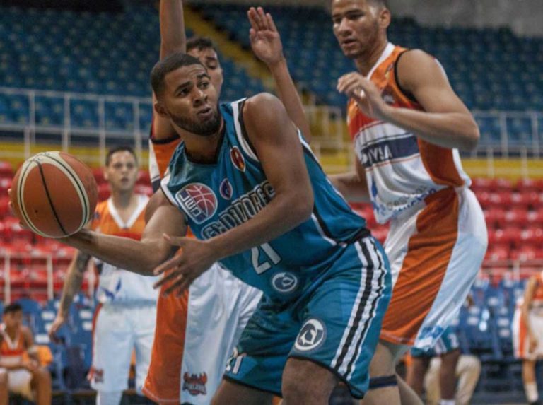 Gladiadores a defender la cima frente a Cangrejeros