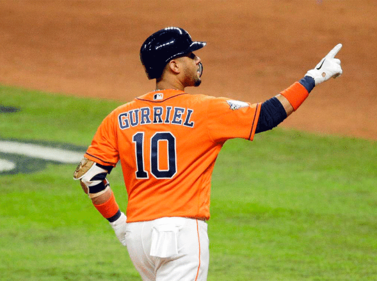 Yuli Gurriel renegoció su contrato para el 2020