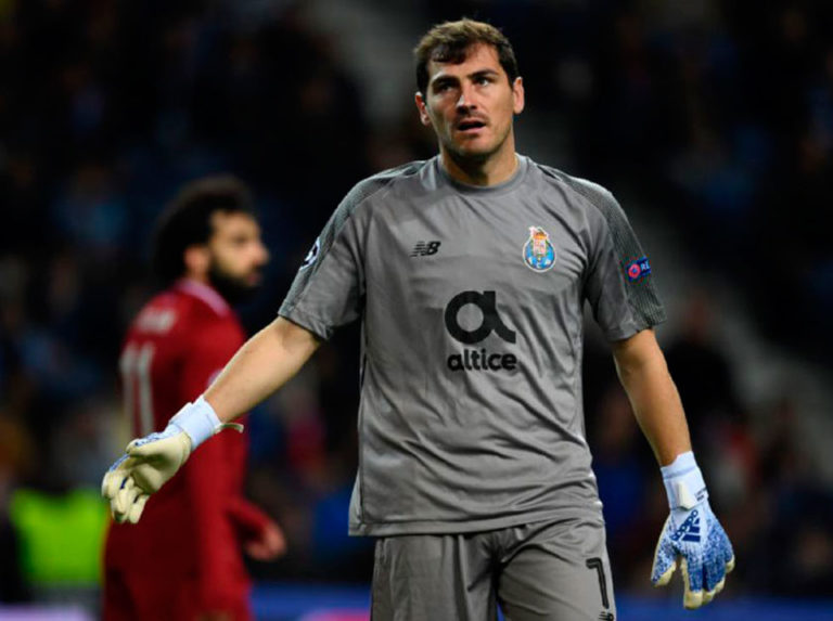 Casillas propone que exjugadores ayuden a árbitros en las salas del VAR