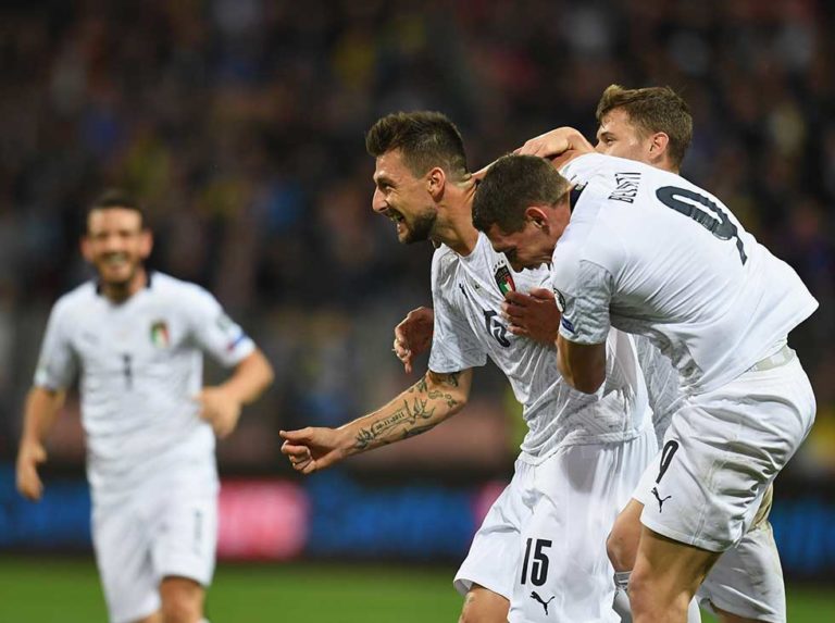Italia mantiene su invicto