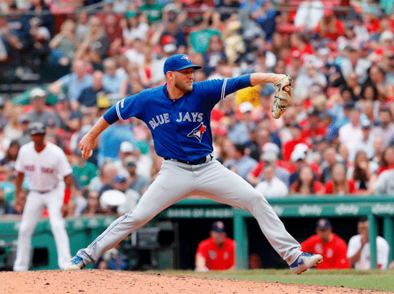 Rojos agregaron a Shafer y Martini a su roster