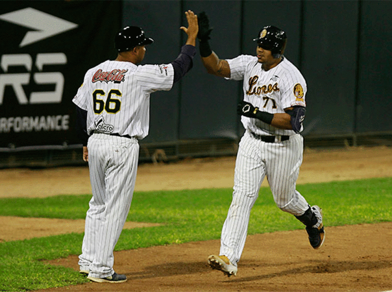 Leones despertó con el madero y vapuleó a Tiburones
