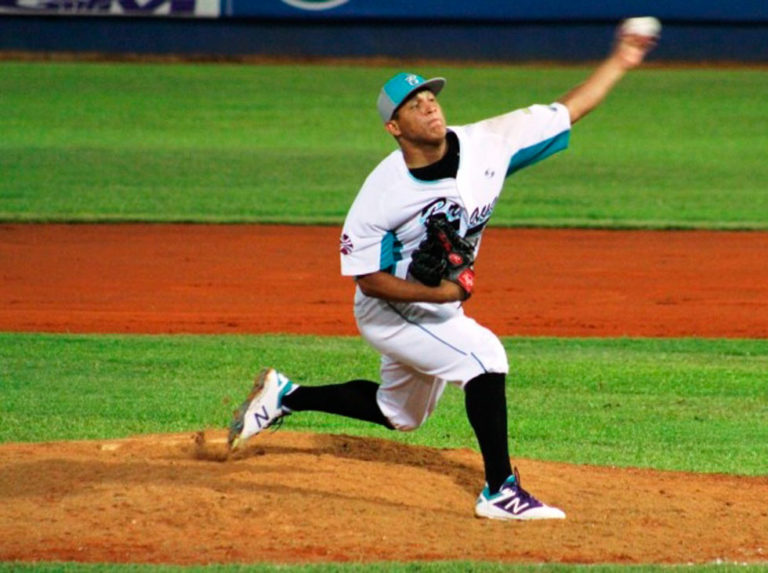 Tigres recibió a Luis Ysla para fortalecer su bullpen