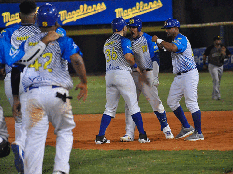 Magallanes dejó en el terreno a Leones y los mandó al fondo de la tabla