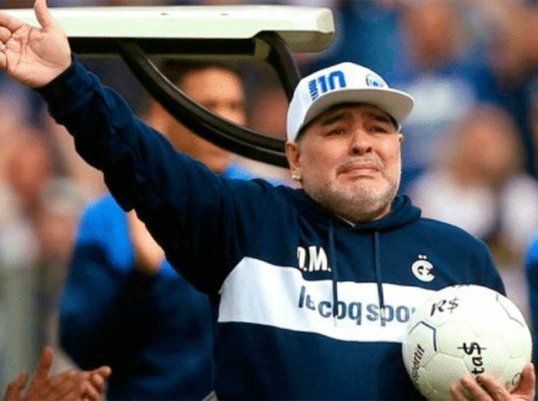 Maradona: «El hincha de Gimnasia me hace acordar al napolitano por su pasión»