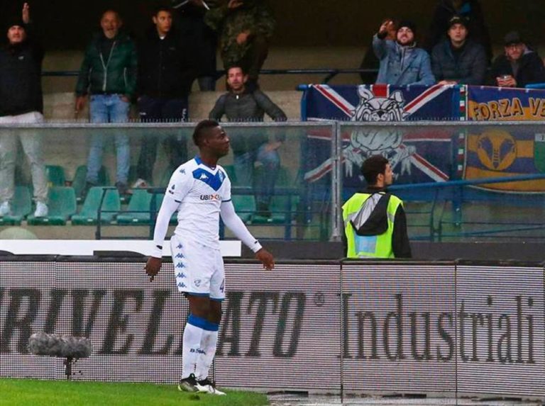 Fiscalía abre investigaciones sobre cánticos racistas en Verona-Brescia