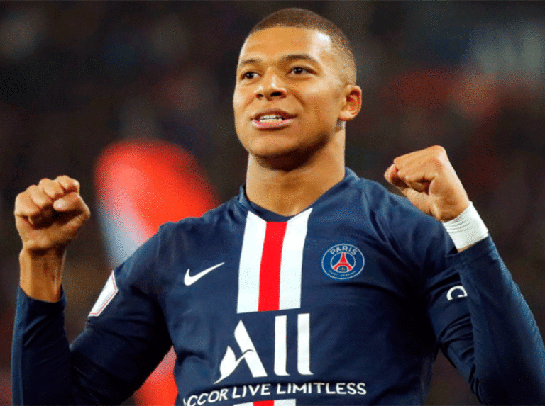 PSG busca renovar el contrato de Mbappé