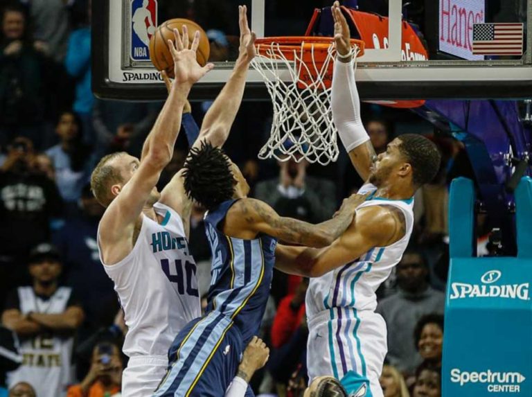 Ja Morant da la victoria a Memphis sobre Charlotte