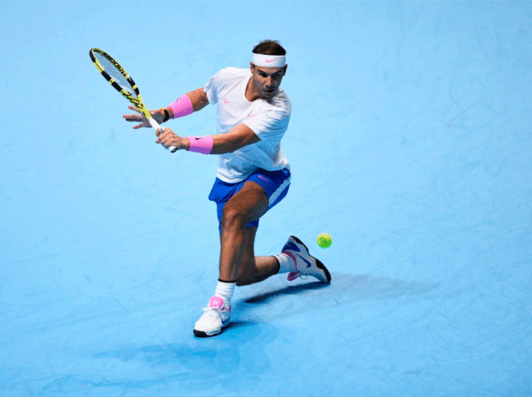 Nadal levantó épico partido y se mantiene vivo en Londres