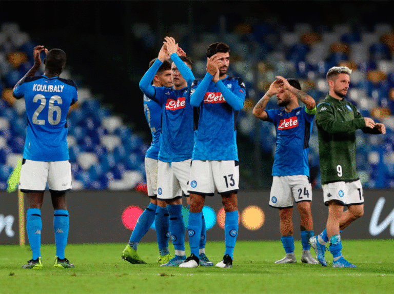 Jugadores del Napoli se niegan a seguir concentrados