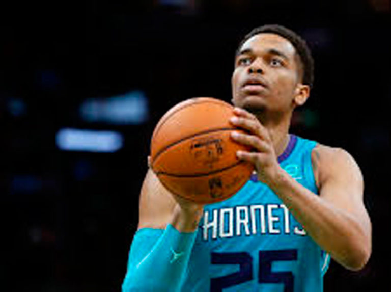 Hornets vencieron a los Pistons