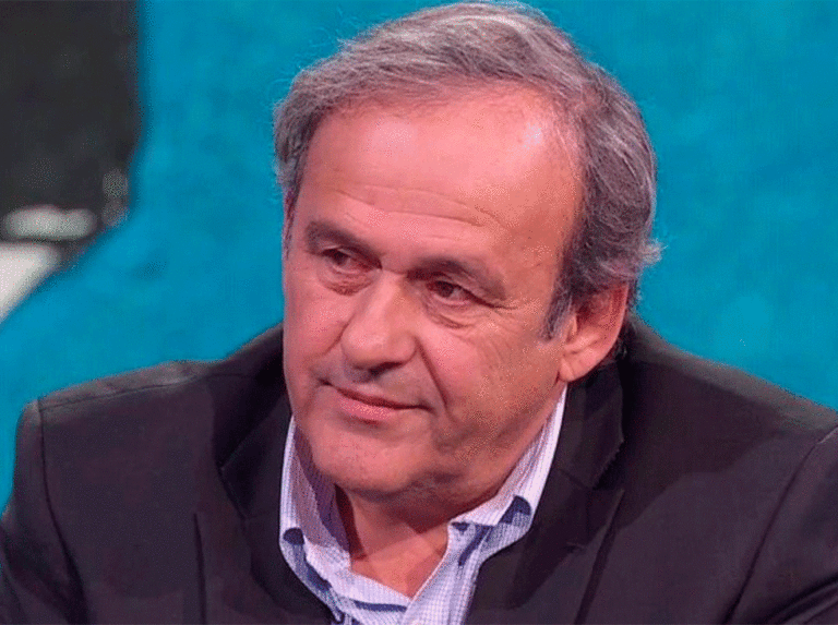 Platini: El VAR no reglamenta los cosas, solamente mueve los problemas