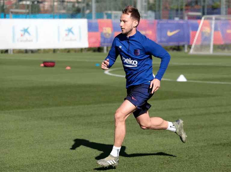 Rakitic no estará disponible para el amistoso del Barcelona