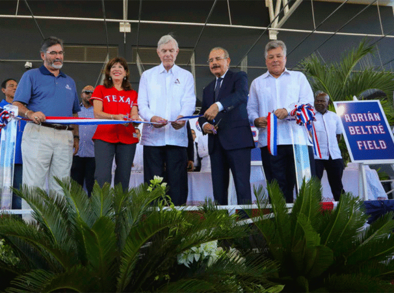 Rangers inauguraron nueva academia en República Dominicana