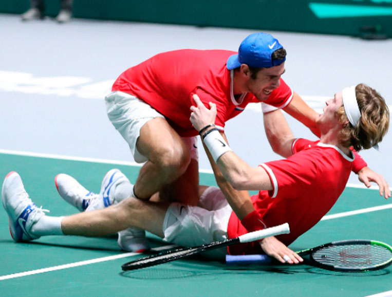 Rusia avanzó a las semifinales de la Copa Davis tras derrotar a Serbia