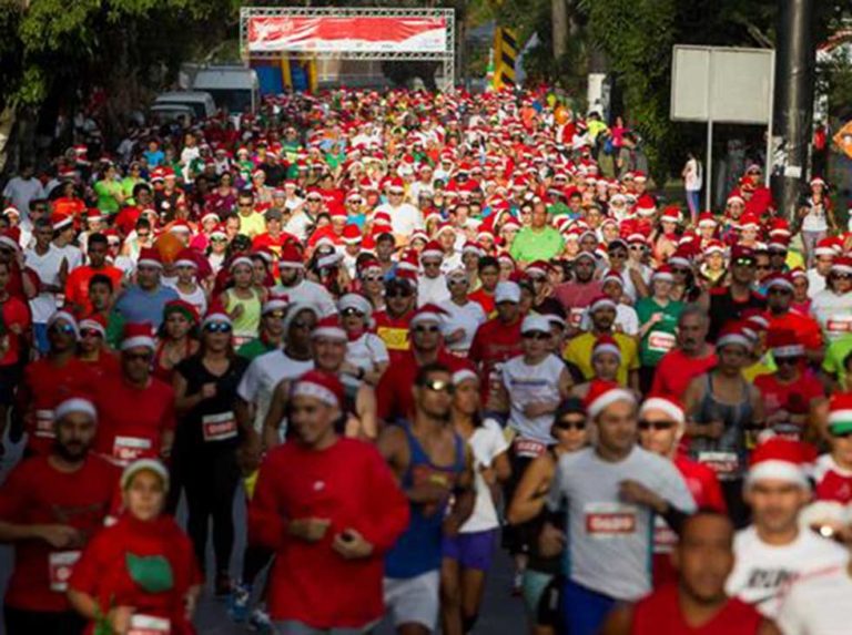Santa Claus correrá media maratón en Navidad