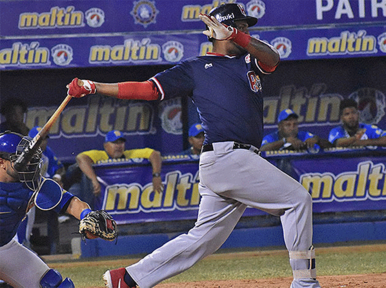 Tigres vino de atrás en el noveno para imponerse al Magallanes