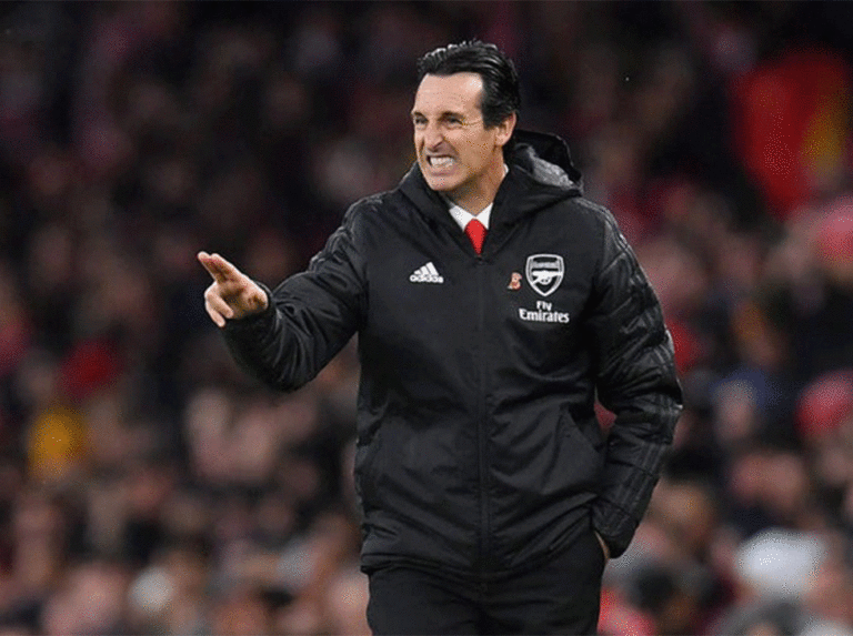 Arsenal destituyó a Unai Emery