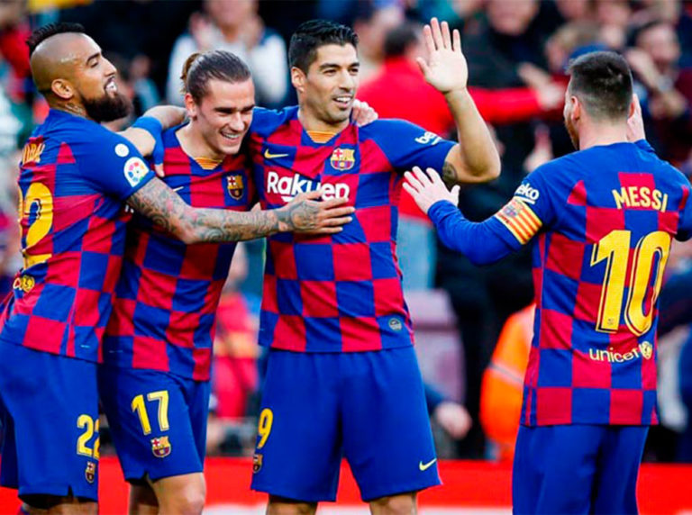 Barcelona superó al Alavés y terminará el año como líder de LaLiga