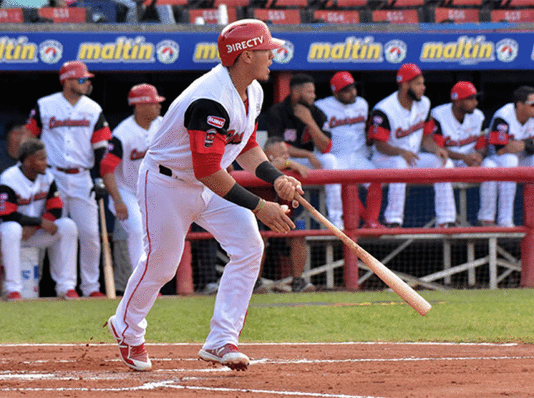 Cardenales superó a Tigres y tomó la cima del torneo