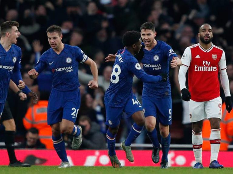 Chelsea remontó al Arsenal en solo cuatro minutos