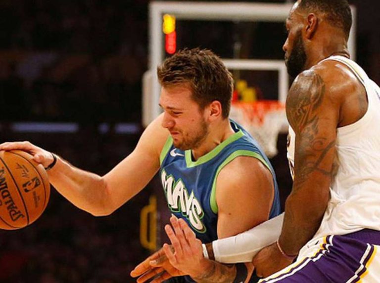 Doncic regresó y se acercó al triple-doble frente a los Kings