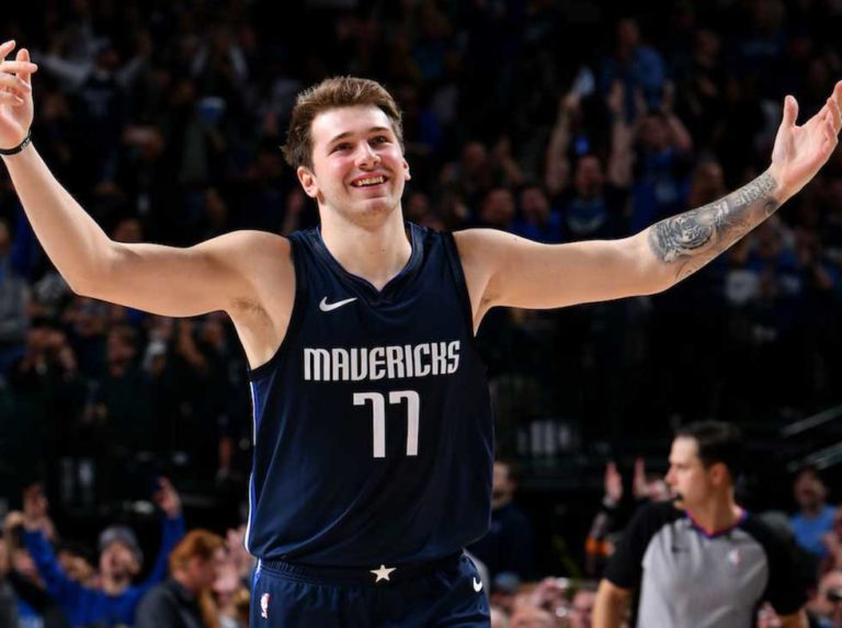 Doncic jugará esta noche contra los Spurs tras perderse cuatro partidos