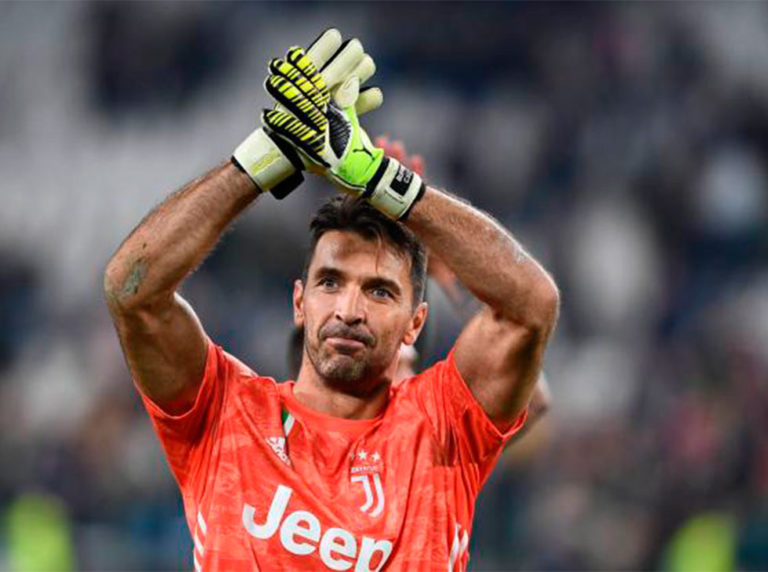 Buffon empató a Maldini como jugador con más partidos en Serie A
