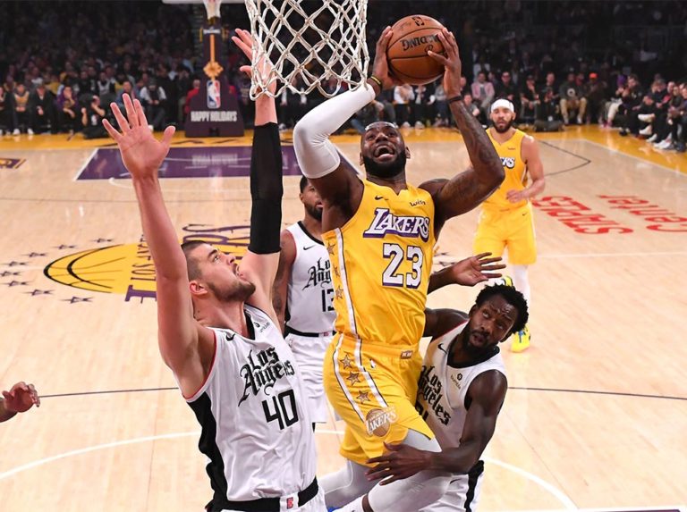 LeBron James es el atleta de la década para la AP