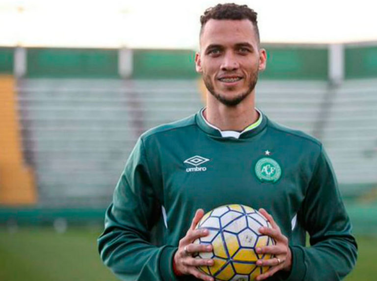 Neto, sobreviviente de la tragedia aérea del Chapecoense, anuncia su retirada