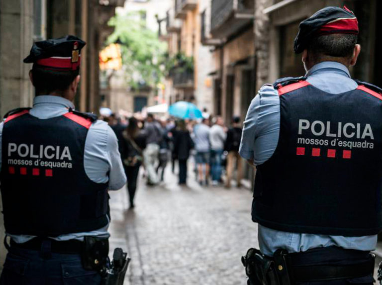 Los Mossos reforzarán la escolta policial de los equipos del Barça y Madrid