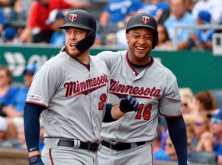 Tigres contrató por un año a Jonathan Schoop y C.J. Cron