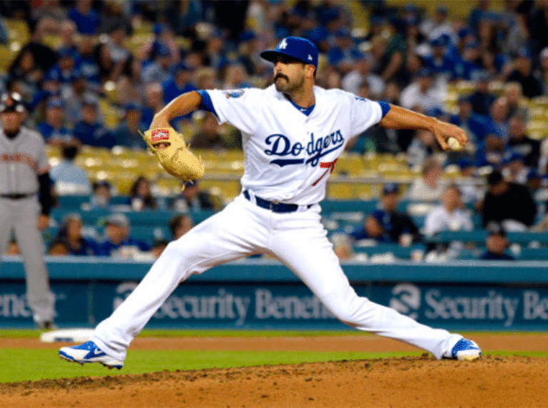 Dodgers firman por un año al zurdo Scott Alexander
