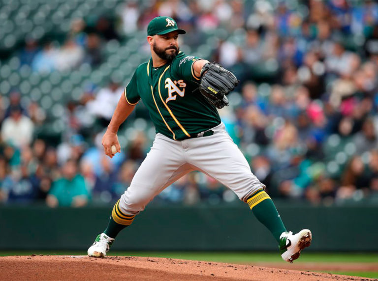 Tanner Roark firmó por dos temporadas con Toronto