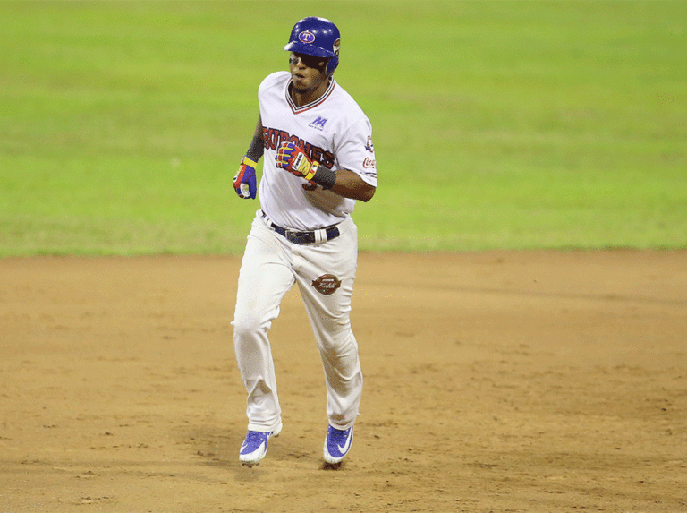 Tiburones superó a Tigres y llegó a siete triunfos seguidos
