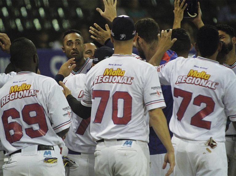 Tiburones picó primero ante los Leones