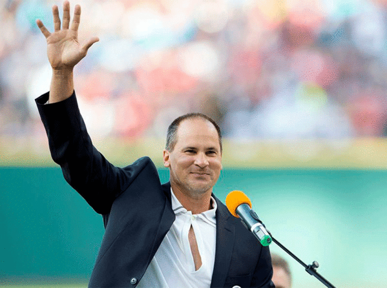 Omar Vizquel y Bob Abreu se mantienen en la lista