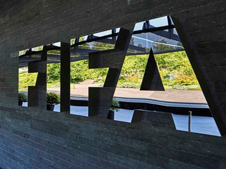 FIFA quiere permitir 5 cambios durante partidos acumulados