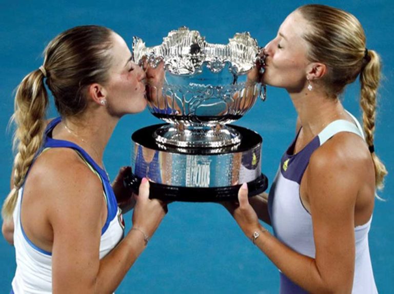 Mladenovic y Babos campeonas de dobles en Australia