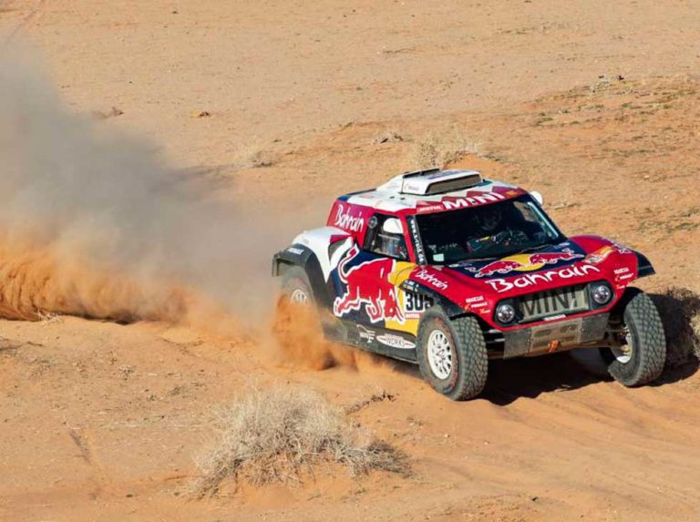 Carlos Sainz ganó la quinta etapa y amplía su ventaja como líder del Dakar