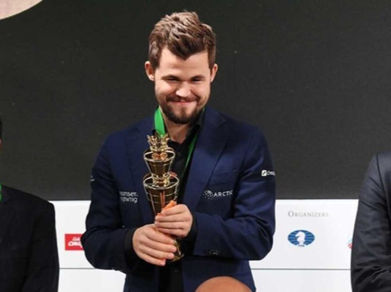 Magnus Carlsen se tituló en Rusia