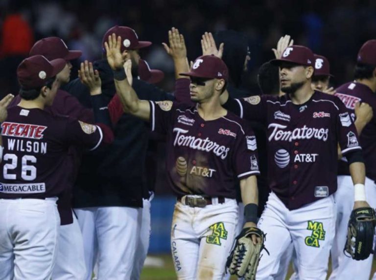 Tomateros de Culiacán pegan primero en México