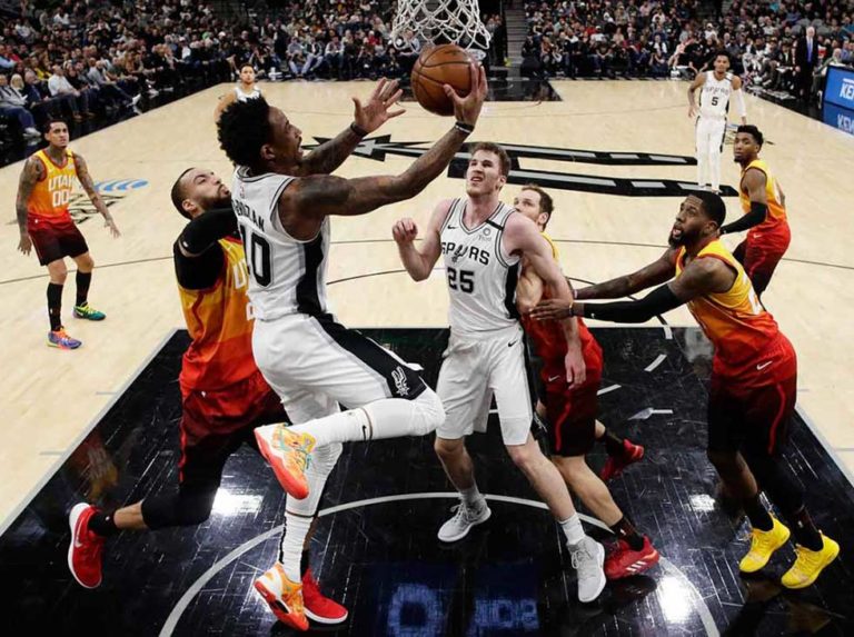DeRozan logra su mejor marca y detiene la mala racha de los Spurs