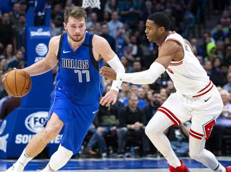 Doncic logró triple-doble en triunfo de los Mavericks