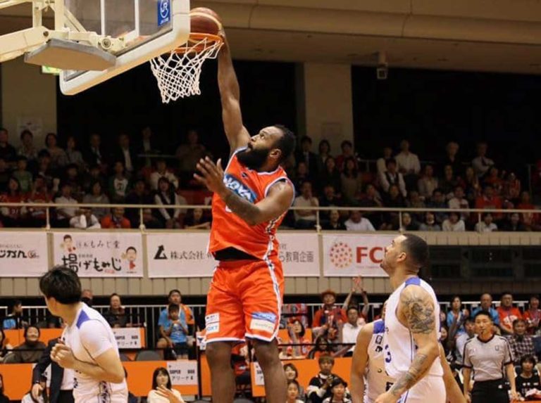 Gregory Echenique se alzó con el MVP de la Liga B de Japón