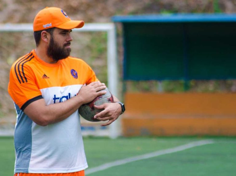 Daniel Farías se mantiene en el Deportivo La Guaira