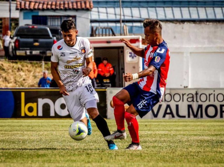 Vuelve a rodar el balón con una temporada recargada