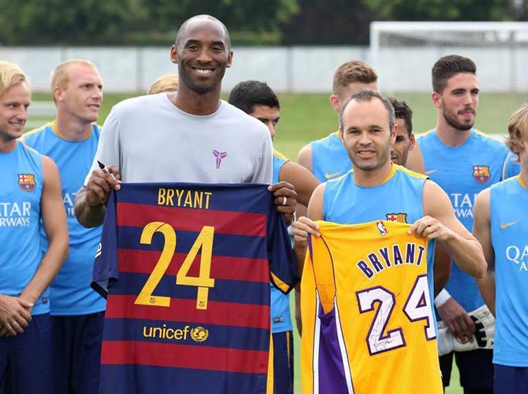 Iniesta recuerda a Kobe Bryant: «Terrible. Muy triste»