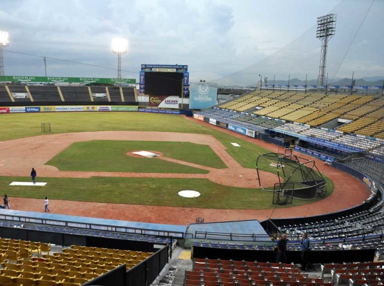 Beisbol profesional volverá a comenzar en octubre
