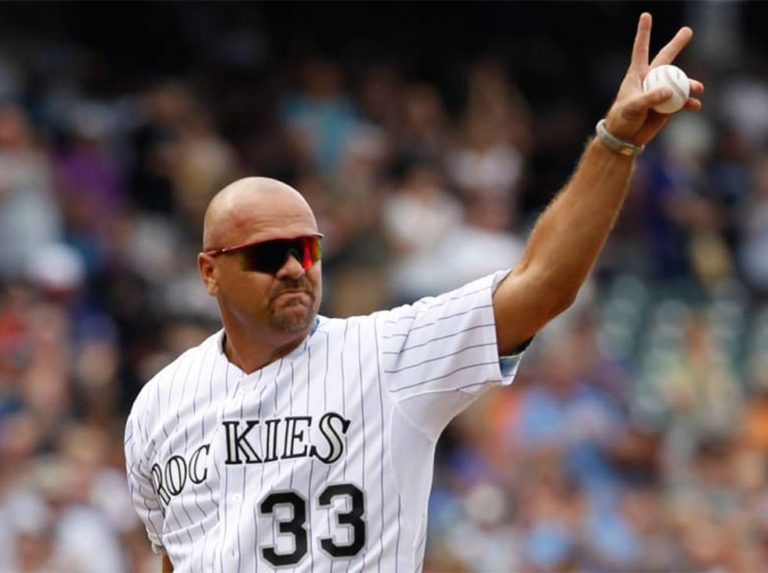 Los Rockies retirarán el número 33 de Larry Walker